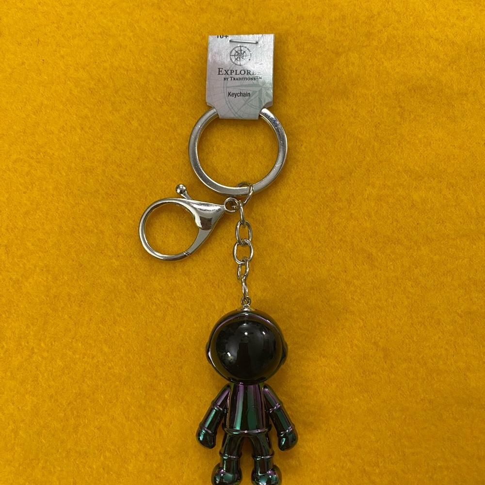 3D Astronaut Keychain  Robot Spaceman Keyring - Picture 2 of 7